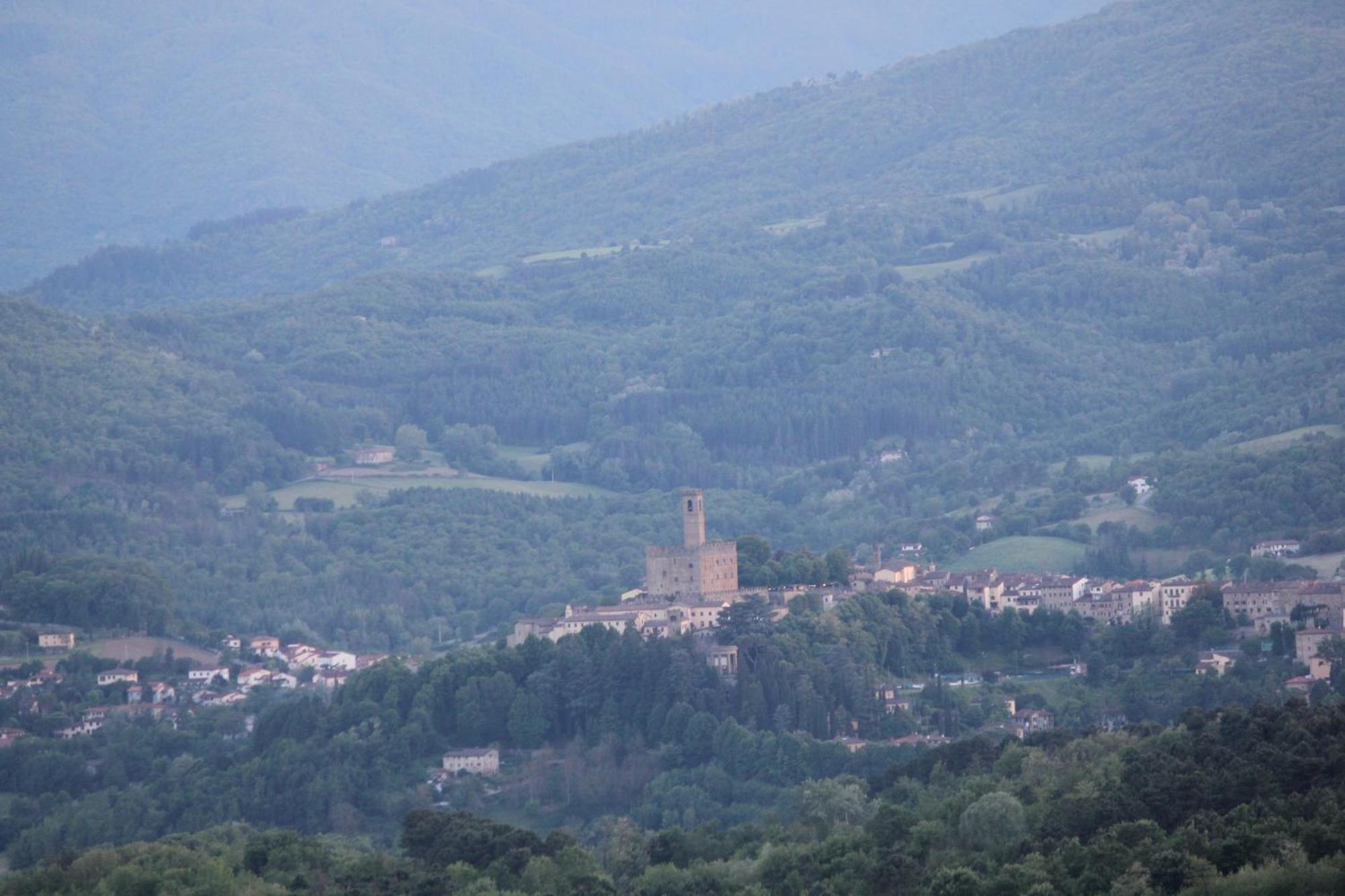 Fattoria Di Belvedere Poppi Buitenkant foto