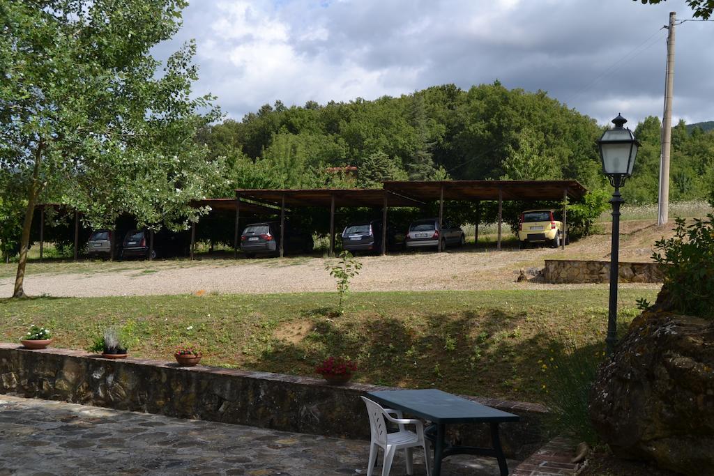 Fattoria Di Belvedere Poppi Buitenkant foto